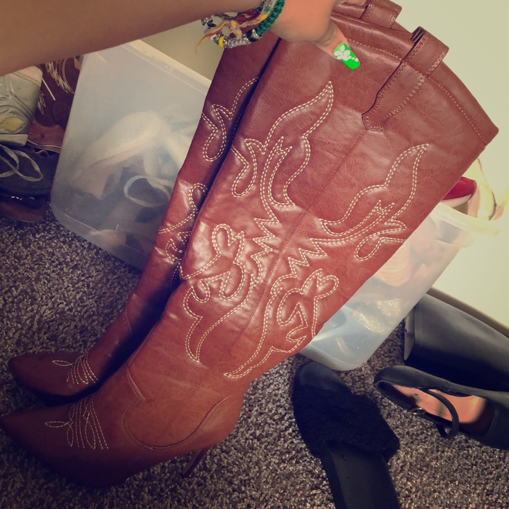 Boots brown